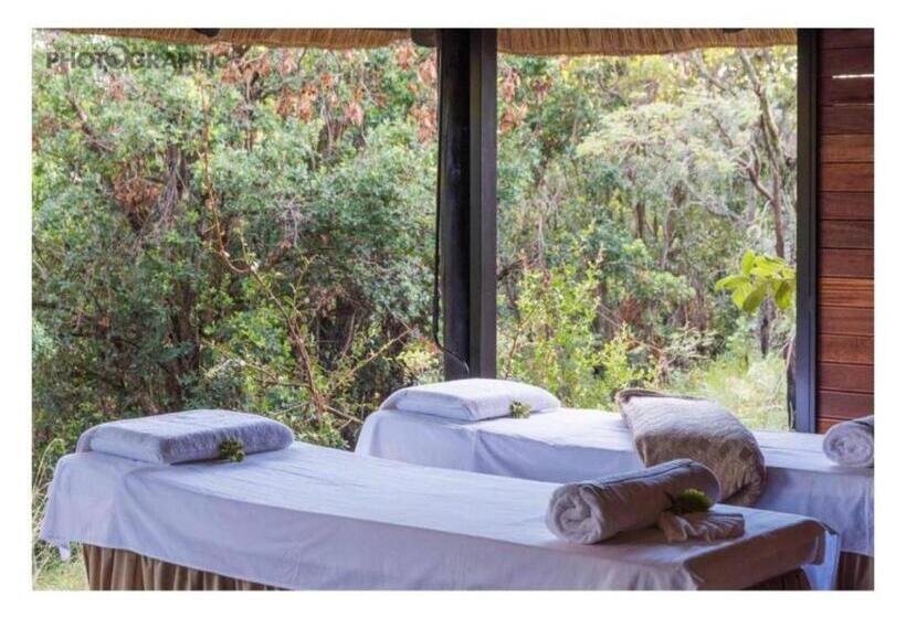 هتل Ndlovu Safari Lodge