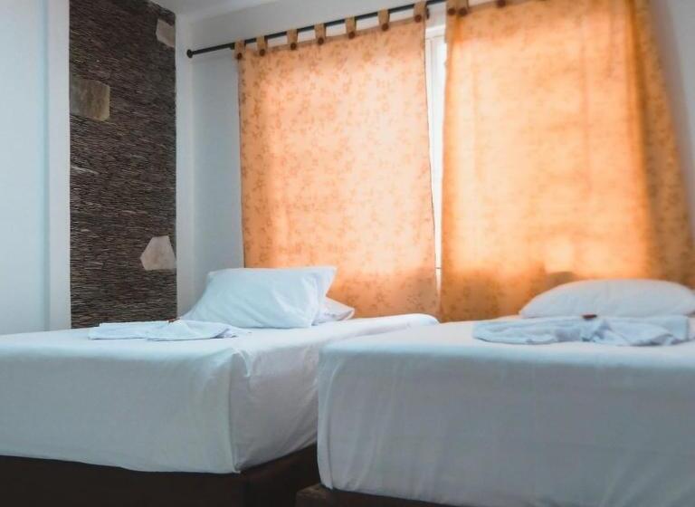 هتل Palms Central