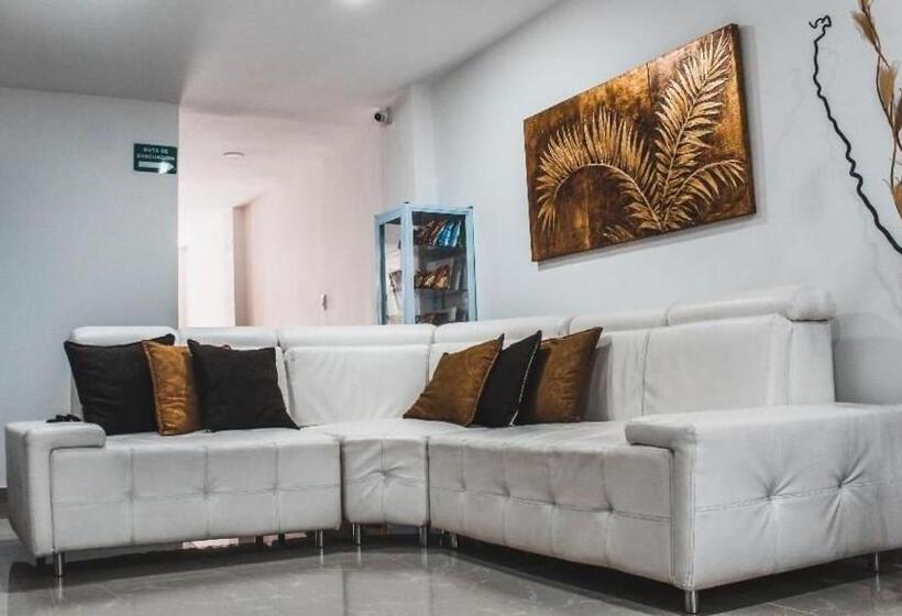 هتل Palms Central
