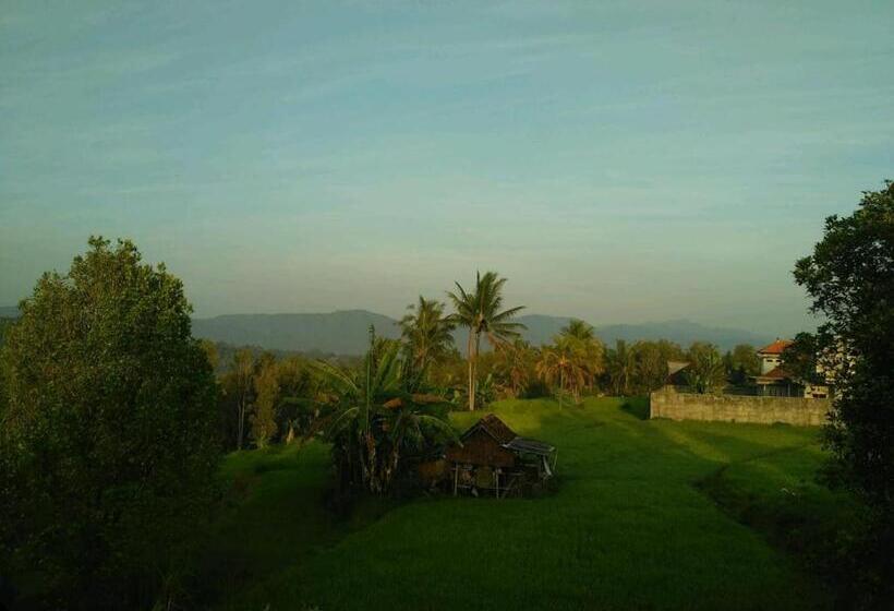 펜션 Adhitya Dharma Guest House