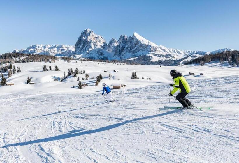Отель Brunelle Seiser Alm Lodge