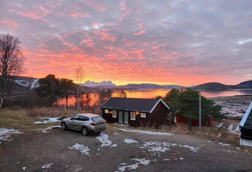 פנסיון Ulvsvåg Gjestgiveri Og Fjordcamping As