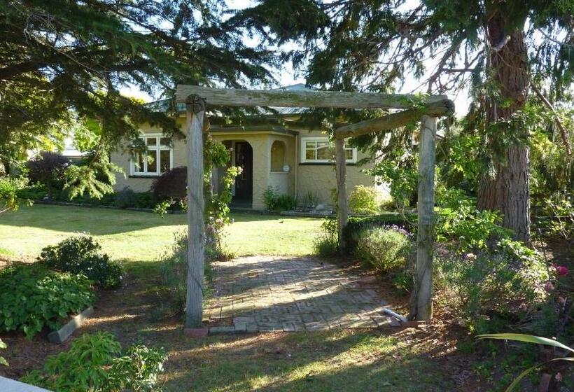 Riverside B & B