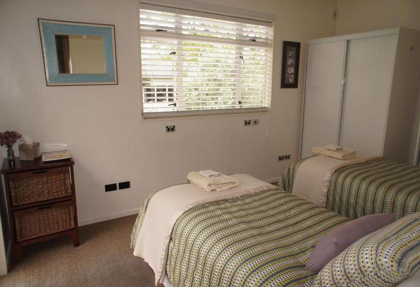 Riverside B & B