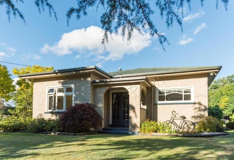 Riverside B & B