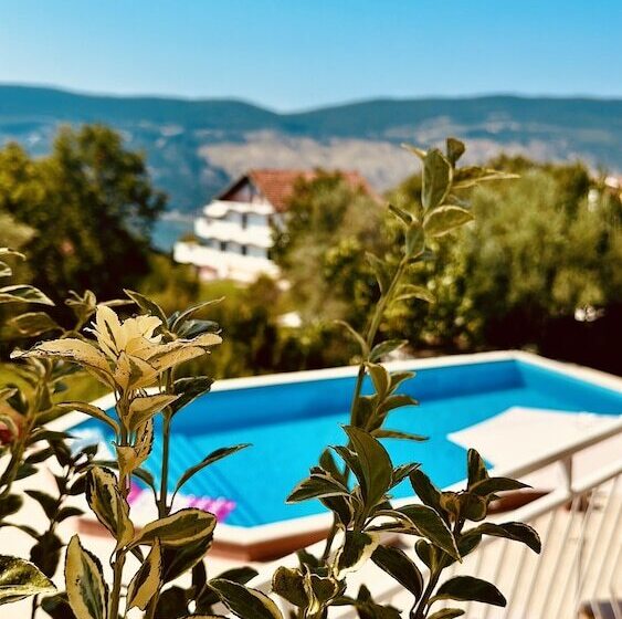 Aparthotel   Villa Jovicic