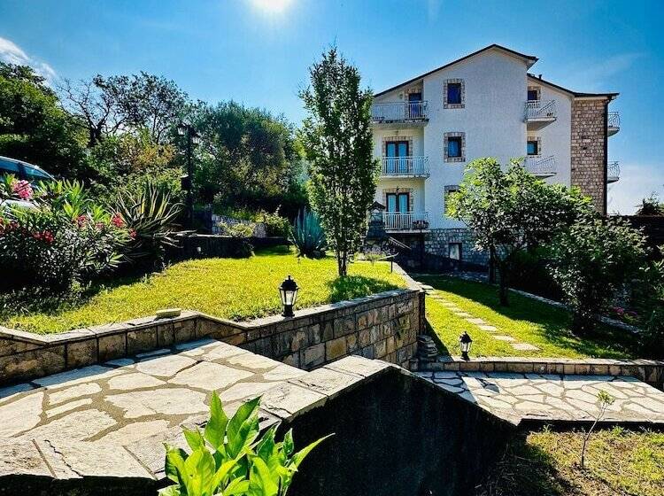 Aparthotel   Villa Jovicic
