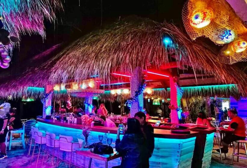 Casa Pilar Beach Resort