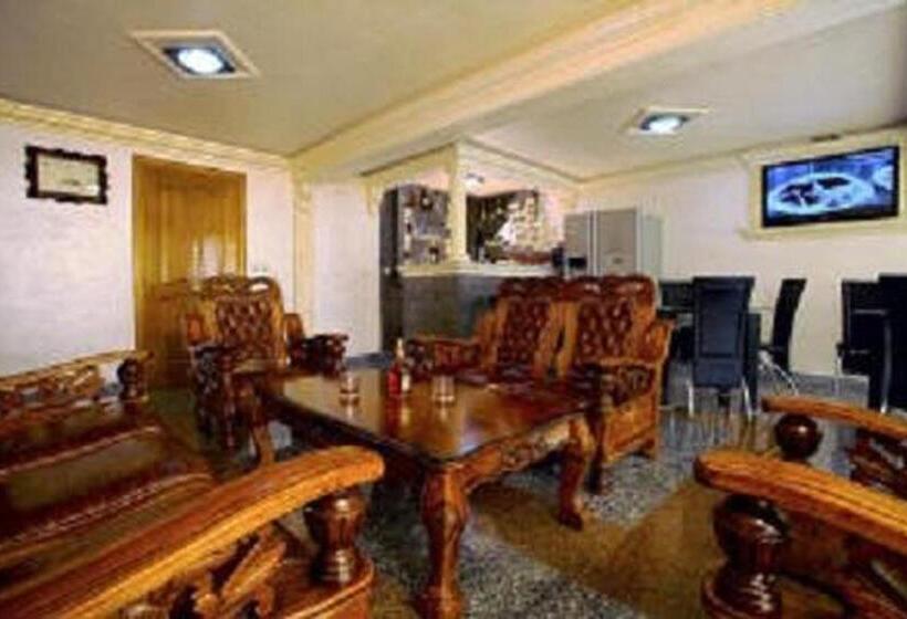 Villa M