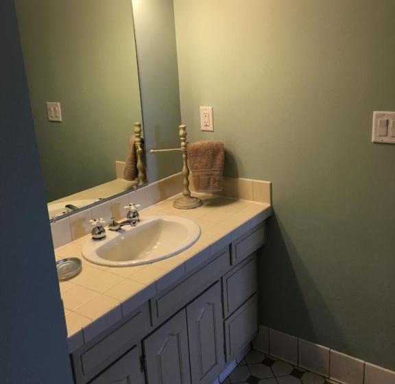 مبيت وإفطار Lochnaiar Inn