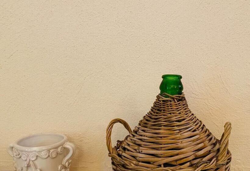 تختخواب و صبحانه Masseria Messapia Wine Resort & Spa
