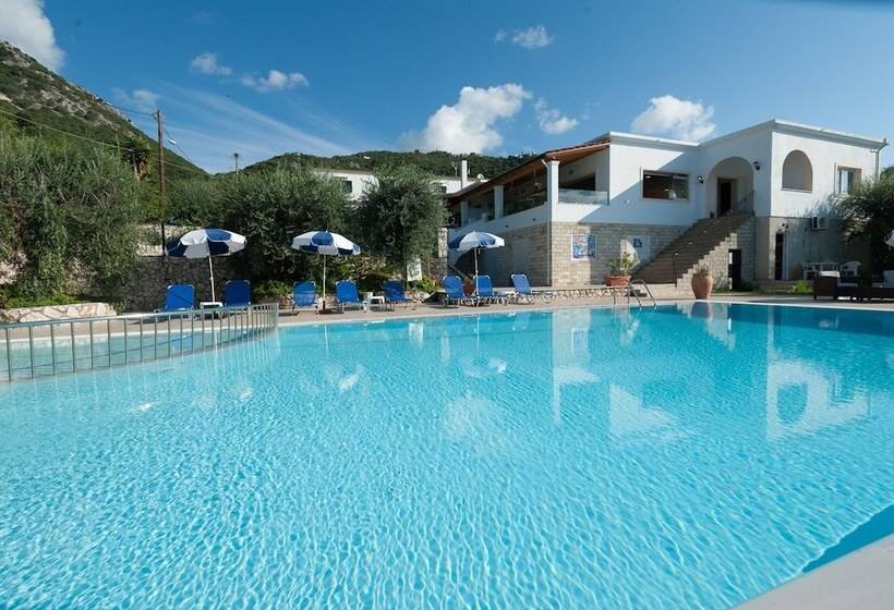 Crystal Blue Hotel, Barbati