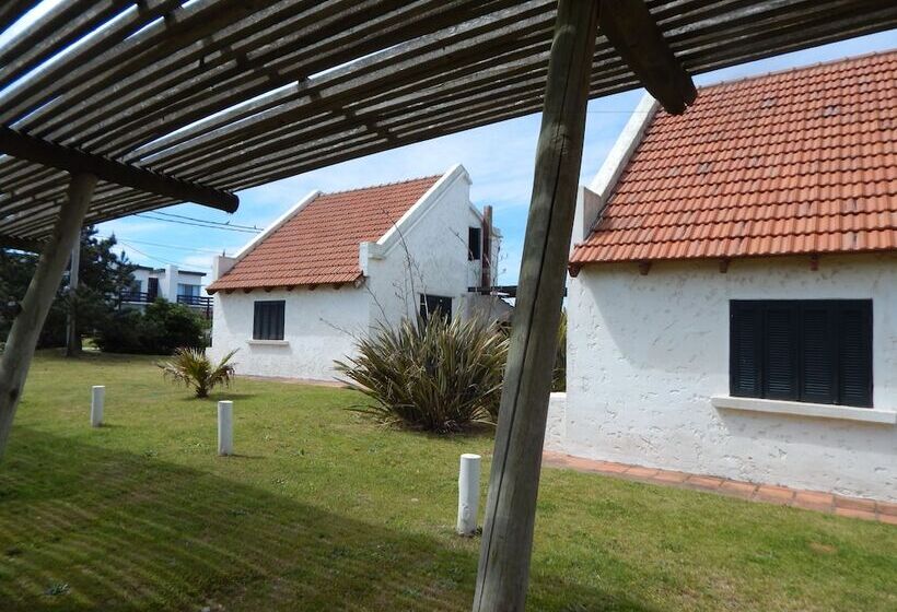 هتل Bungalows Costa Esmeralda