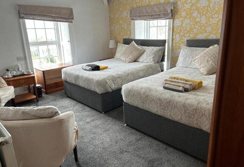 ホテル Holland Arms