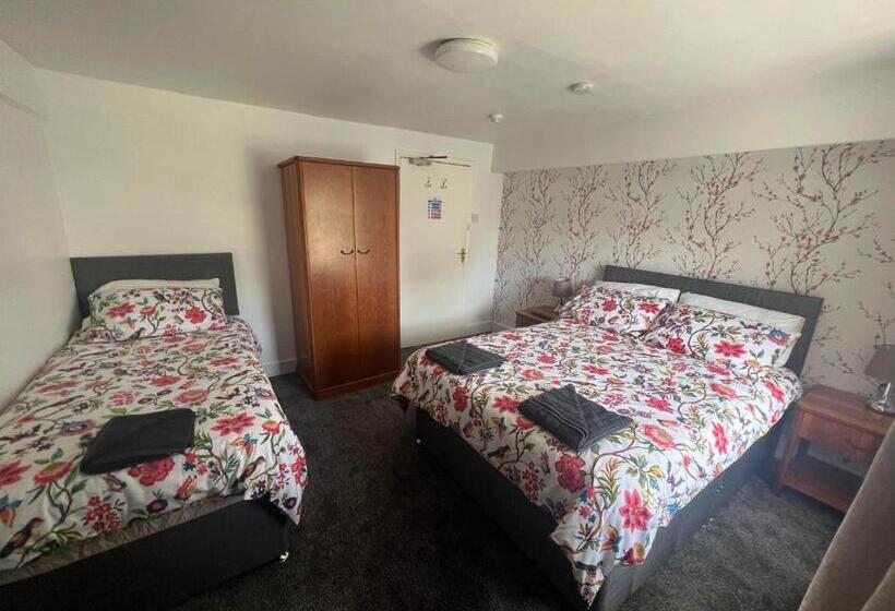 ホテル Holland Arms