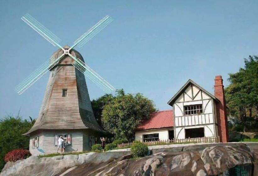 Отель Mercure Xiamen On The Bund