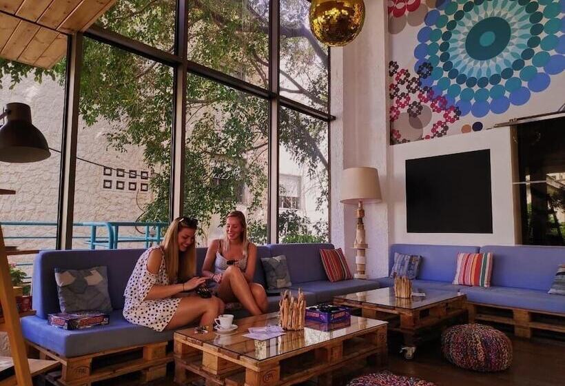 هتل Stay Rhodes Hostel & Bar