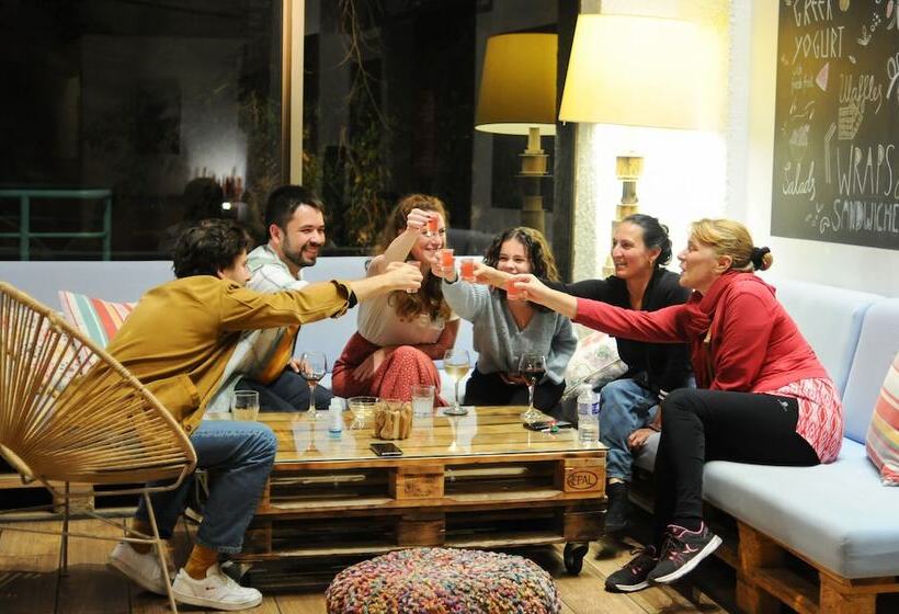 هتل Stay Rhodes Hostel & Bar