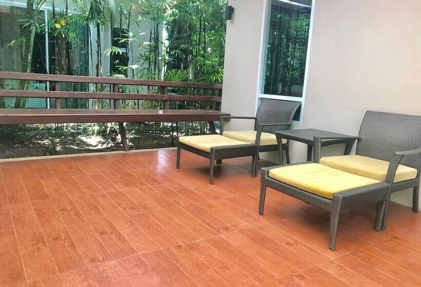 호텔 Tachawan Resort & Restaurant