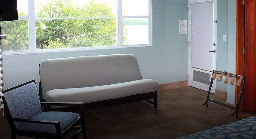 هتل Tarpon's Nest Lodge