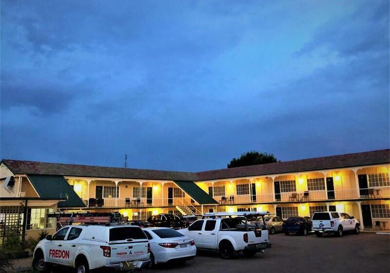 Мотель Bradman Motor Inn