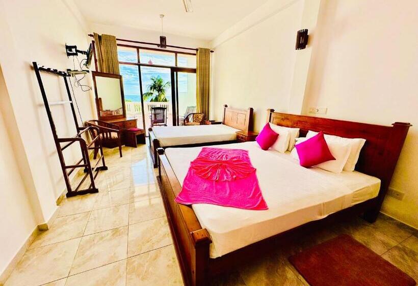 پانسیون Adana Beach Resort