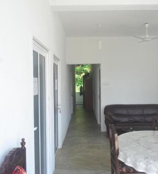 پانسیون Holiday Inn Unawatuna