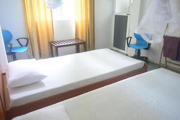 پانسیون Holiday Inn Unawatuna