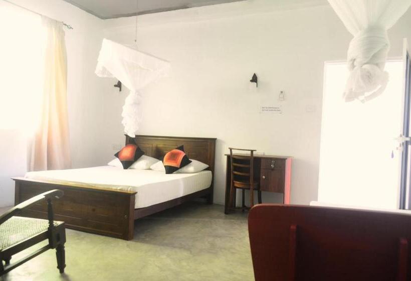 پانسیون Holiday Inn Unawatuna