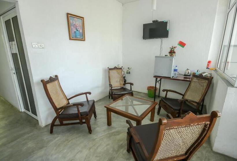 پانسیون Holiday Inn Unawatuna