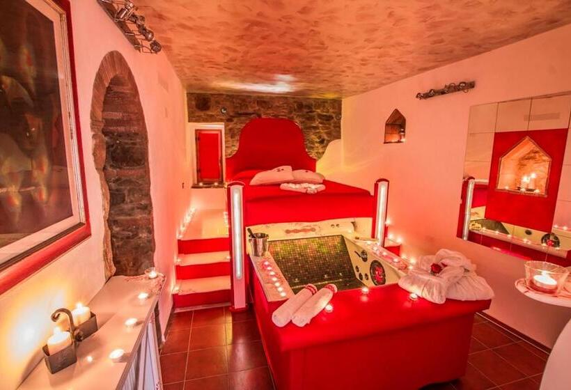 ホテル Agriturismo La Camporena
