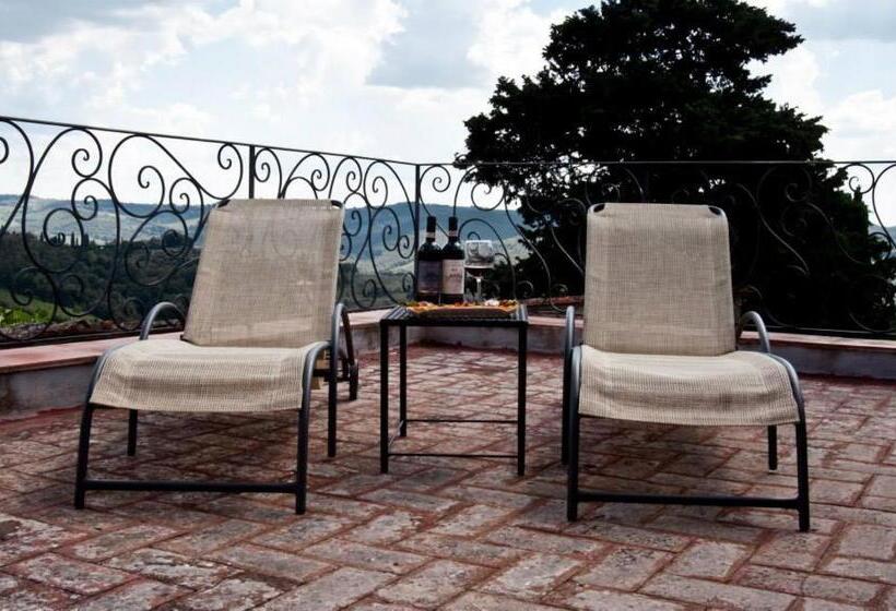ホテル Agriturismo La Camporena