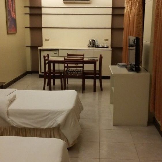 فندق Dumaguete Royal Suite Inn