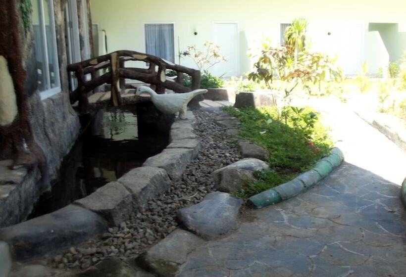 هتل Komodo Boutique