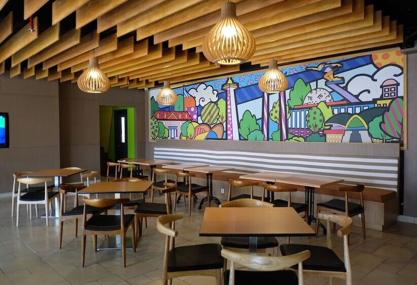 ホテル Maxone S At Pemuda Jakarta