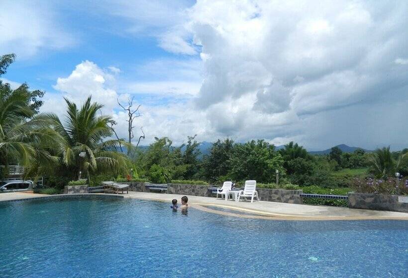 هتل Pai Iyara Resort