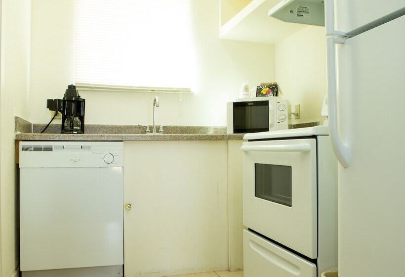 モーテル Sands Inn & Suites
