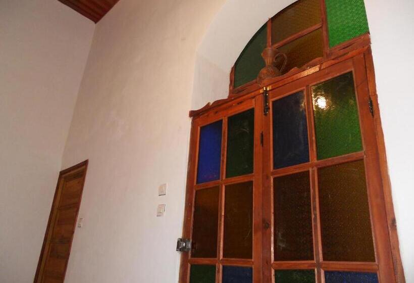 Riad Mikou
