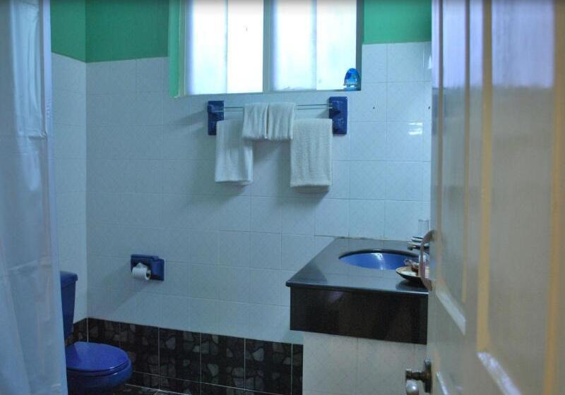 Thante Hotel  Nyaung Oo