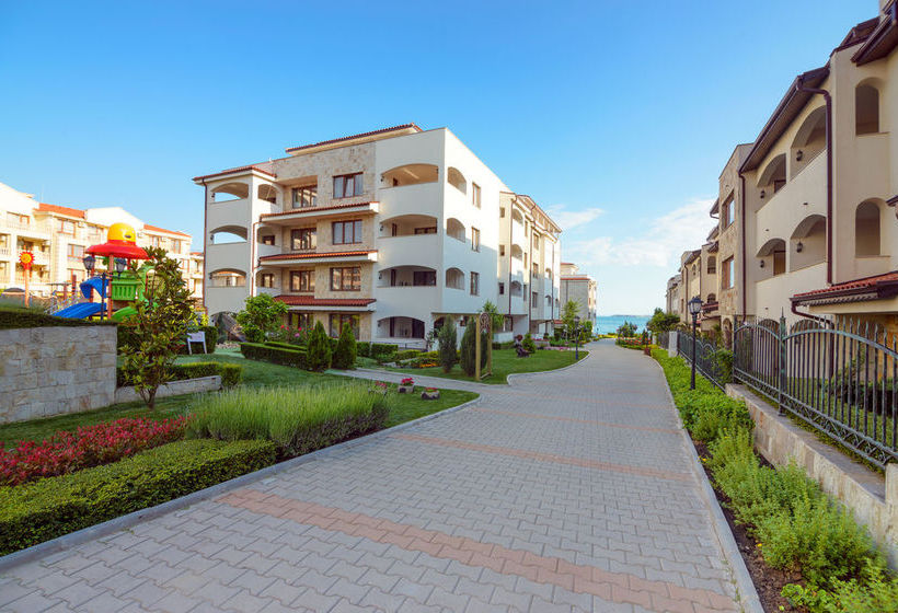 Casa Real Resort