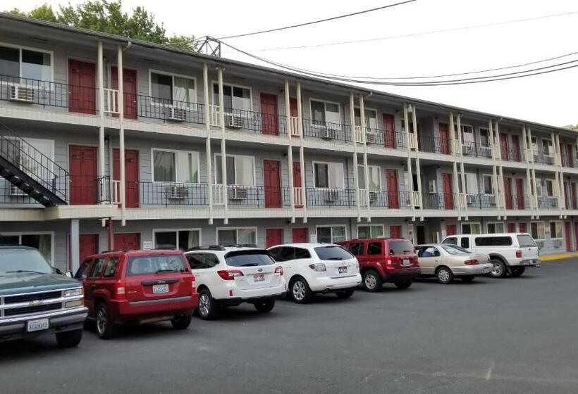 Cougar Land Motel