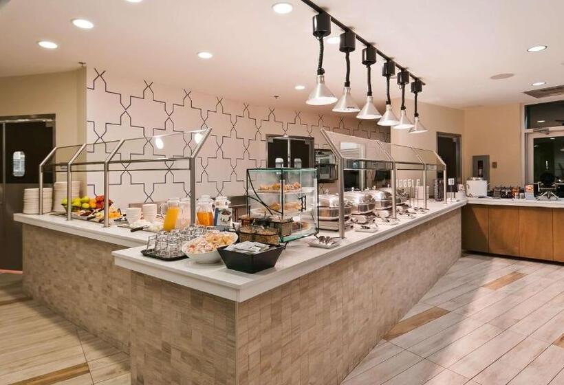 فندق Best Western Plus Sawridge Suites