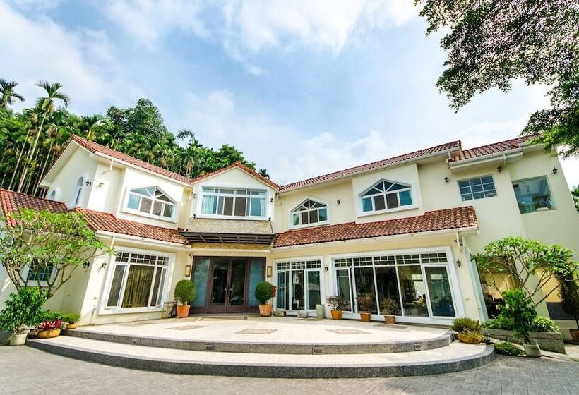 هتل Butchard Villas