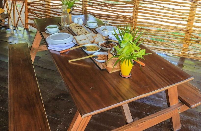 هتل Camp Leopard Yala Safari Glamping