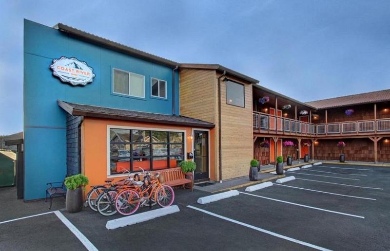 호텔 Coast River Inn