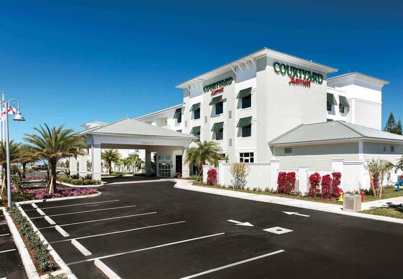 فندق Courtyard By Marriott Faro Blanco Resort