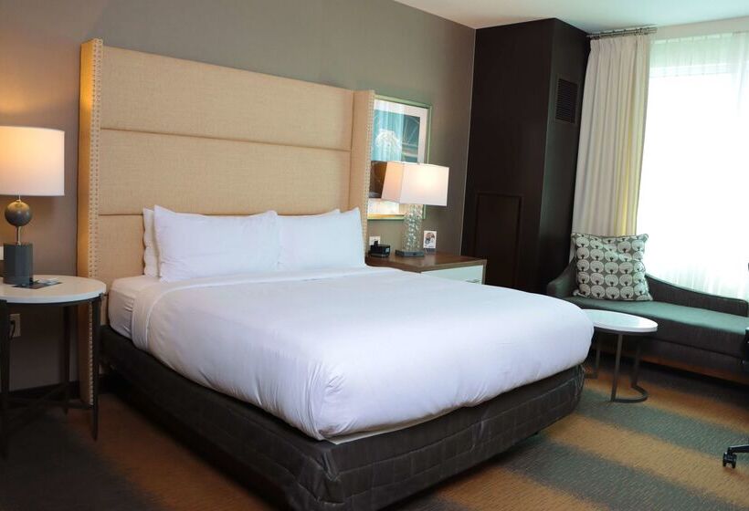 هتل Doubletree By Hilton Reading
