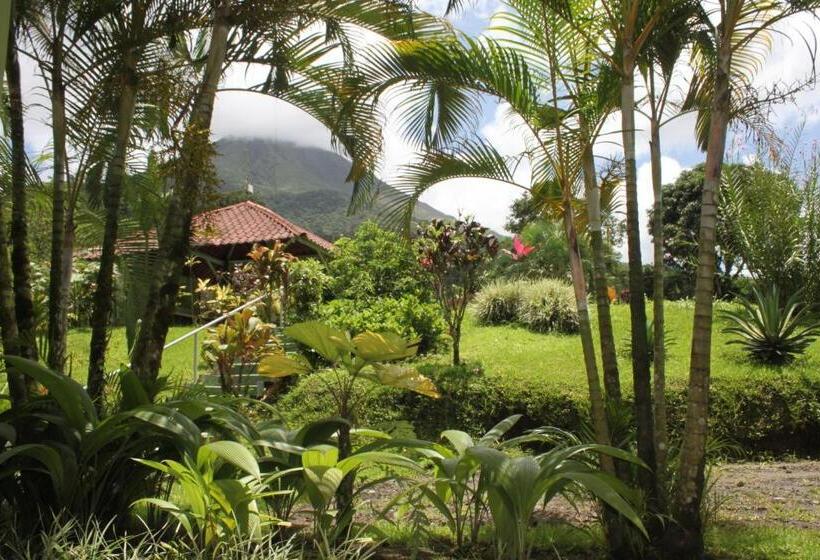هتل Loma Real Hot Springs Bed & Breakfast