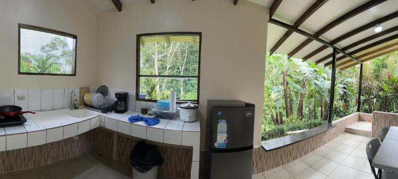 هتل Loma Real Hot Springs Bed & Breakfast