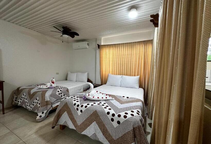هتل Loma Real Hot Springs Bed & Breakfast